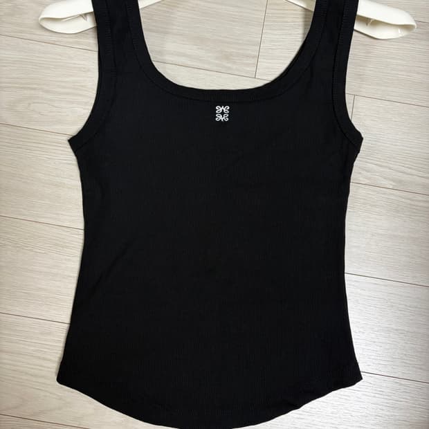 문트 로고 리브드 슬리브리스 - 블랙