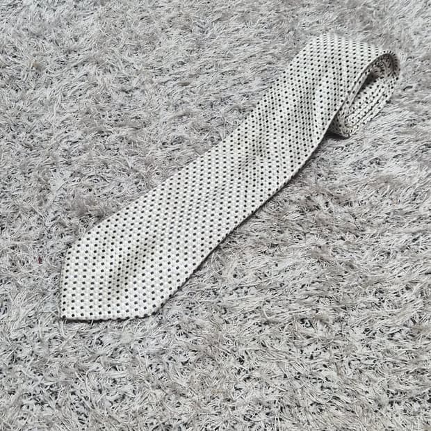 조르지오아르마니 도트 패턴 넥타이 Free - N52