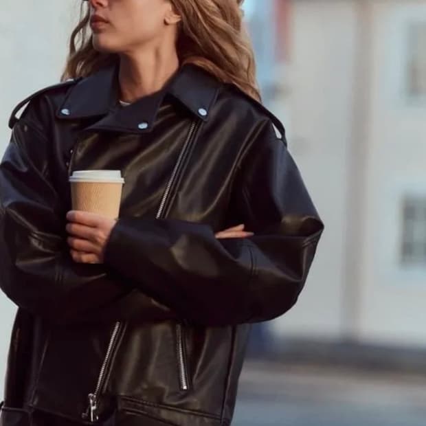 (새상품)자라 오버사이즈 포우 레더 페이크레더 바이커 자켓