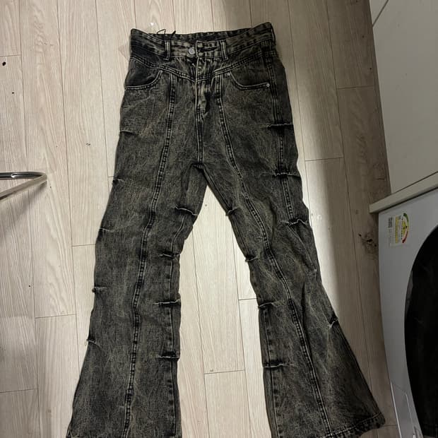 American Distressed Pleated Jeans