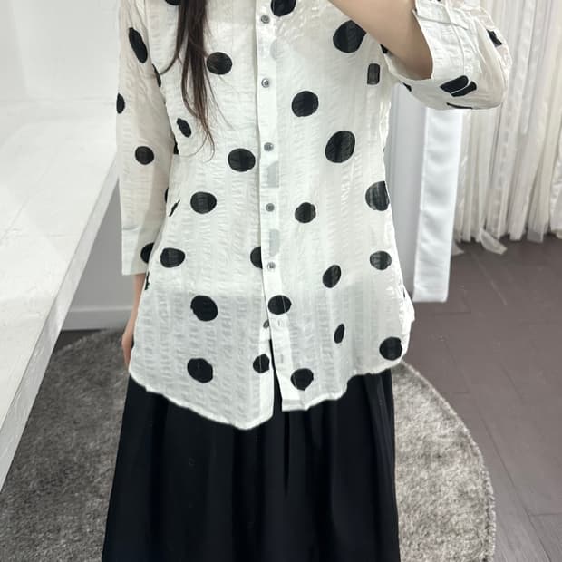 dot design blouse