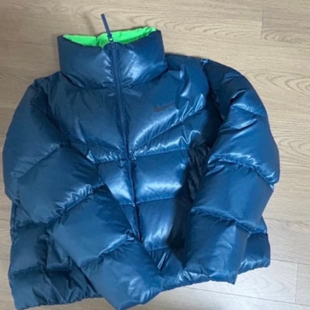 상태최상 나이키 다운필 하이넥 푸퍼패딩 프리사이즈 여성 95