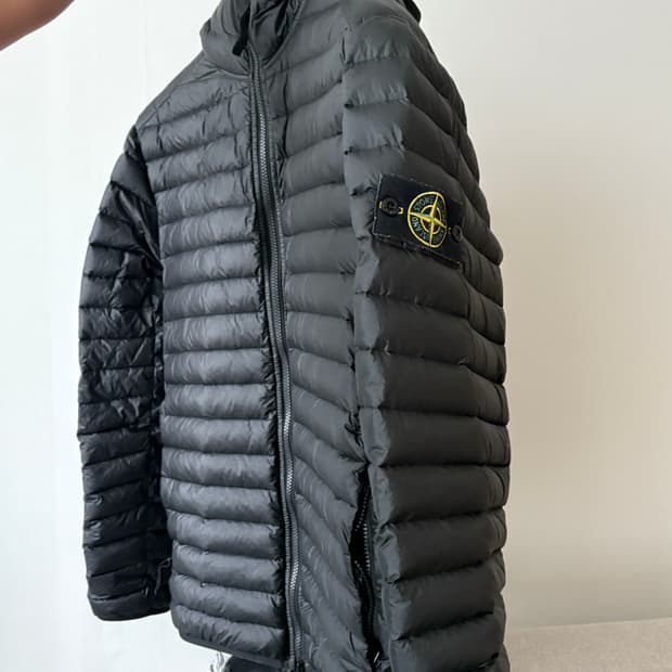 22FW 스톤아일랜드 룸우븐 경량패딩 L사이즈