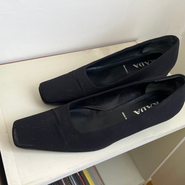 프라다 나일론 스퀘어 슈즈 38