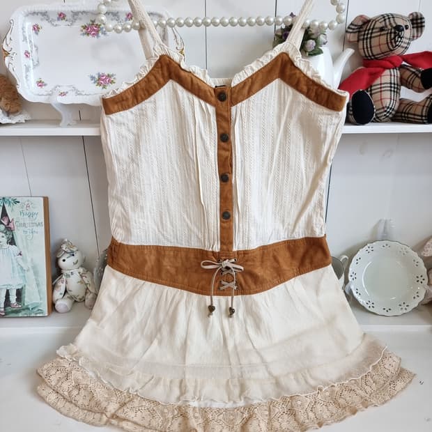 모리걸 크림카멜 레이스 캉캉 원피스