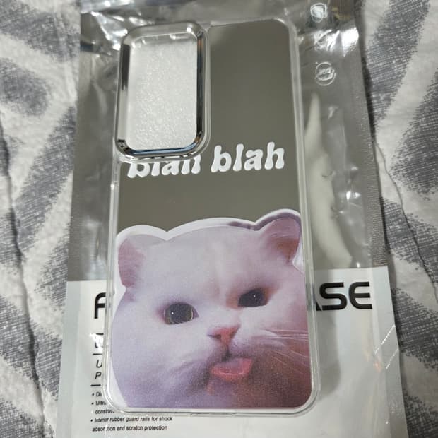 블라 고양이 미러 폰 케이스 갤럭시s25