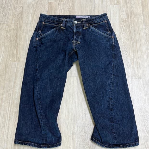 Levi’s 00s engineered jeans (jorts)
