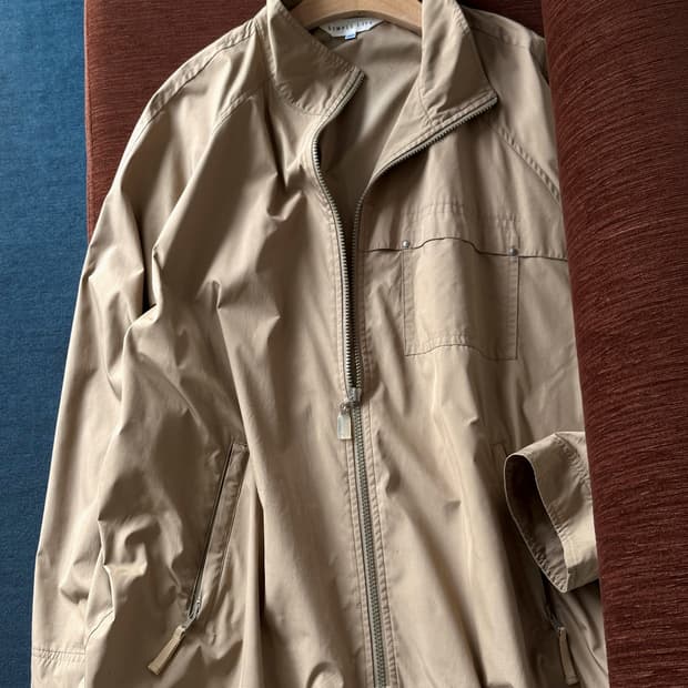Light poly utility design zip jacket