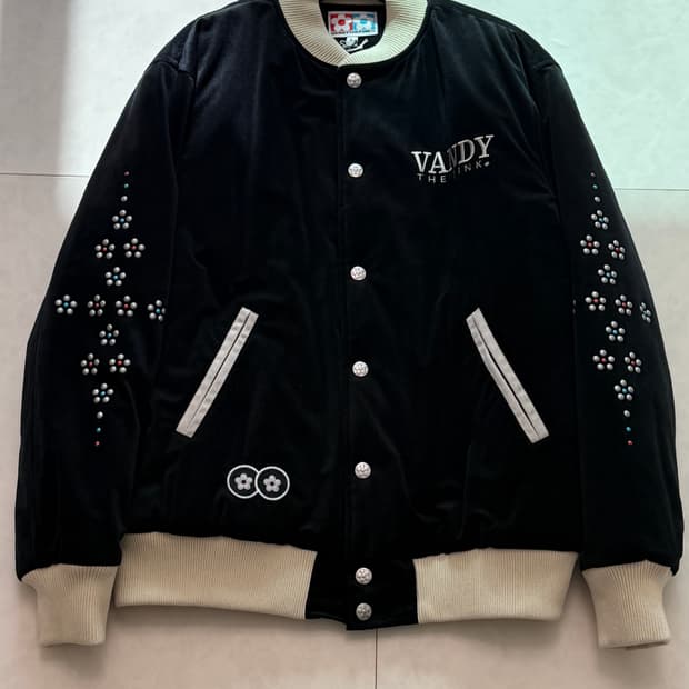 반디더핑크 스네이크 바시티