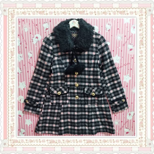 tralala 트랄라라 핑크 블랙 체크 퍼 폼폼 코트 히메갸루
리즈리사