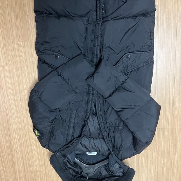 스톤아일랜드 크링클랩스롱패딩 XL 블랙 팝니다