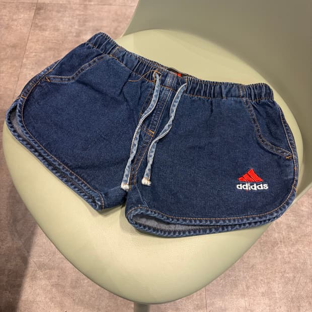 유일매물)아디다스 데님 돌핀팬츠 숏팬츠