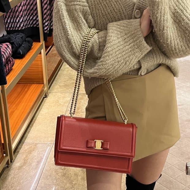 페라가모 빨간색 체인백 여성 가방