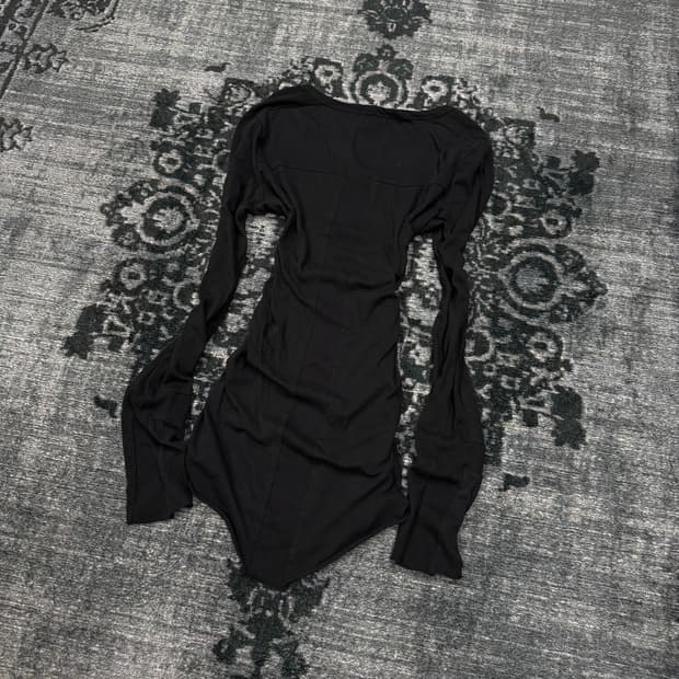 No id 00s archive back cross cut sew