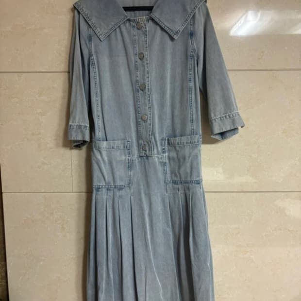 1회 착용) 비지트인 뉴욕 청원피스