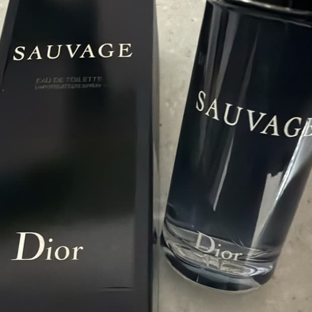 디올 소바쥬 오드뚜왈렛