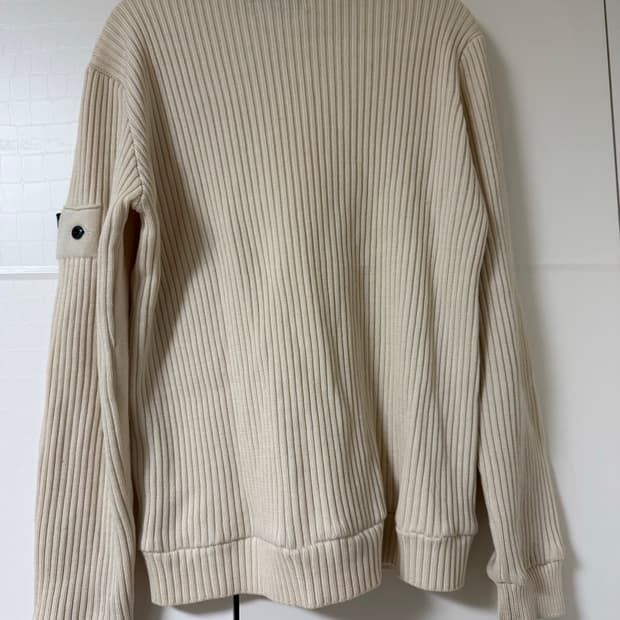 스톤아일랜드 한정판 올블랙 와펜 니트