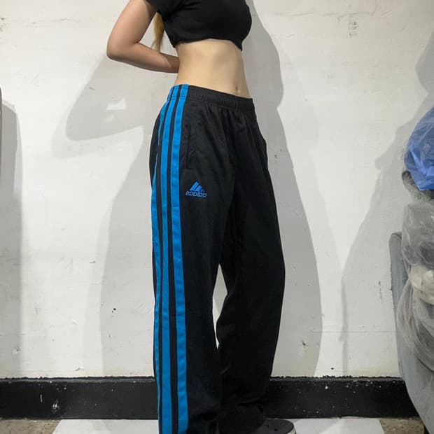 아디다스 블랙 와이드 블루 삼선 트레이닝 팬츠 M