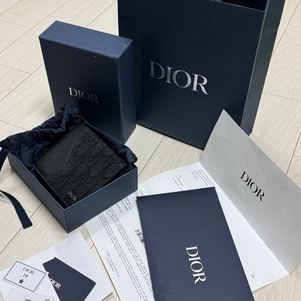 [새상품] 디올 새들 반지갑 풀박스