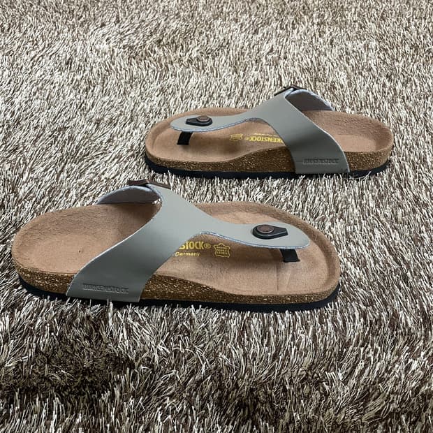 버켄스탁 BIRKENSTOCK 지제 T스트랩 샌들 240