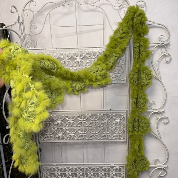 Yellow green crochet fur trimmed muffler