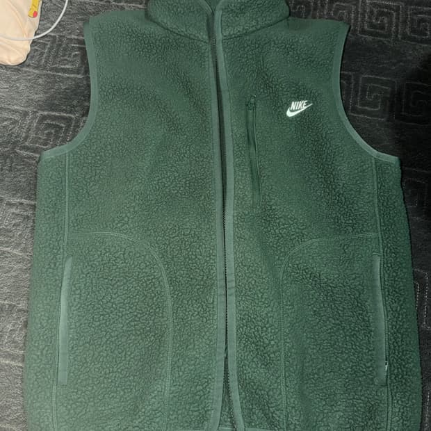 나이키 윈터라이즈드 플리스 베스트 그린 M (2번착용)