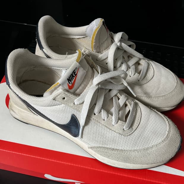 나이키 테일윈드 흰검 245