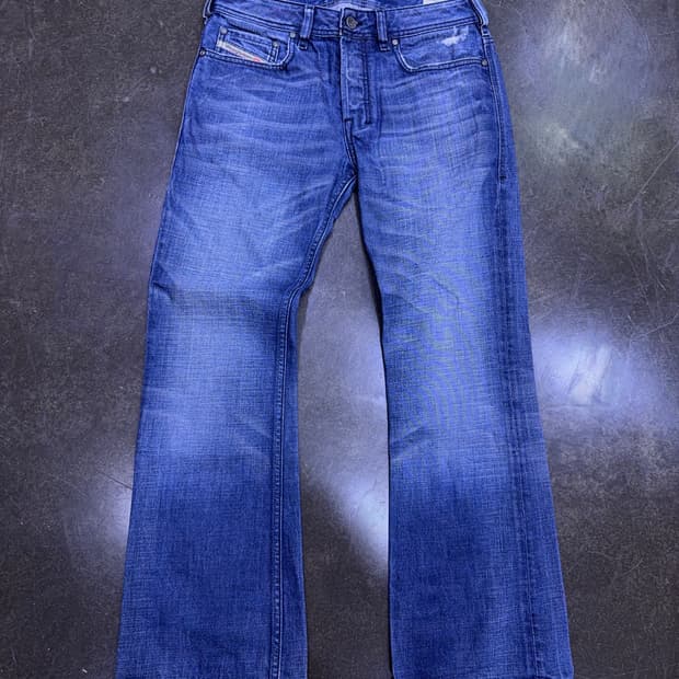 디젤 자탄 플레어핏 슬림 부츠컷 빈티지 워싱 데님팬츠 29