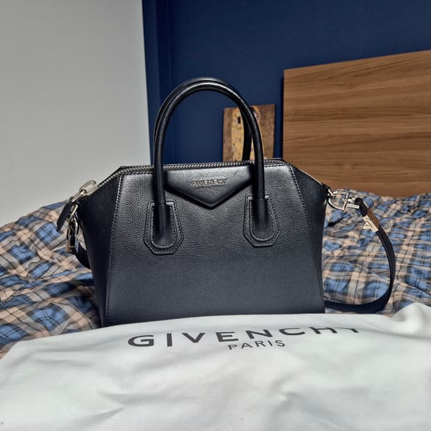 지방시 안티고나 고트스킨 토트백