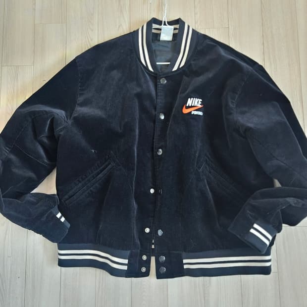 나이키스포츠웨어 트렌드코듀로이 봄버자켓