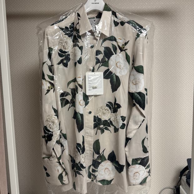 (새상품)카멜리아 패턴 셔츠(size 66)