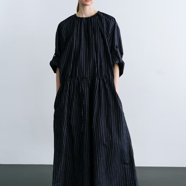 구해요) 문달 jane dress(grey/navy)