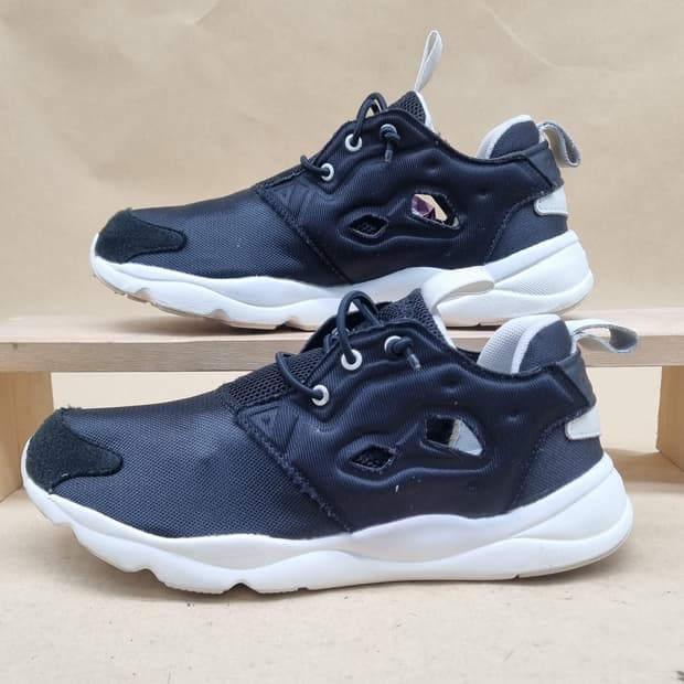 리복 퓨리 라이트 여성운동화235