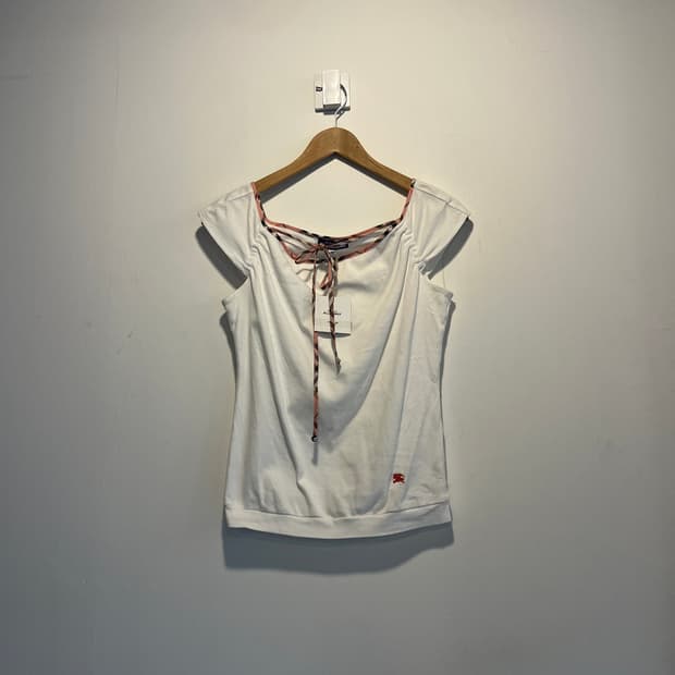 Burberry t-shirt
