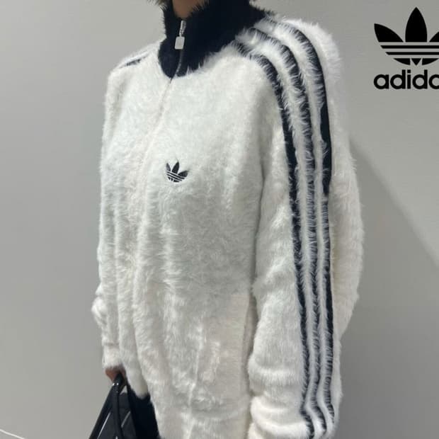 아디다스 모헤어 자켓 s입니다