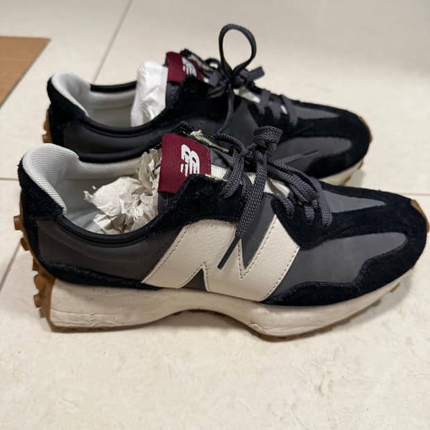 뉴발란스 327 블랙 문빔 245mm