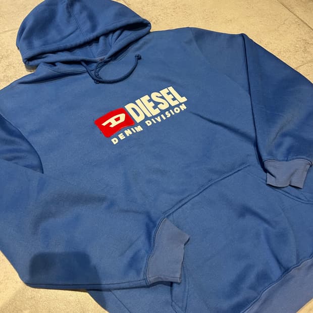 디젤 로고 후드