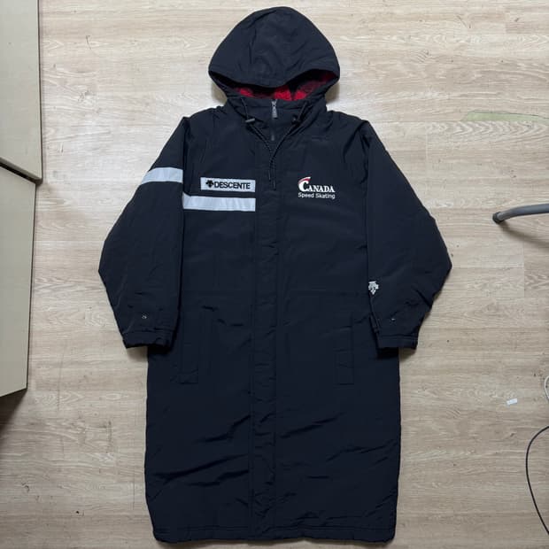 데상트 캐나다스케이팅 이너플리스 야상 롱패딩