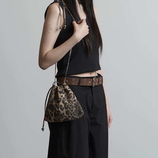 새거급 피넛루프 레오파드 파우치 백 브라운 택포