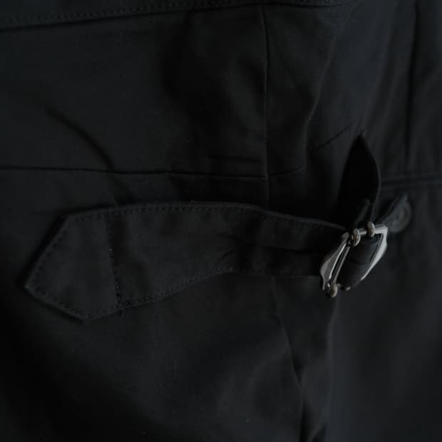 Cinch back capri pants