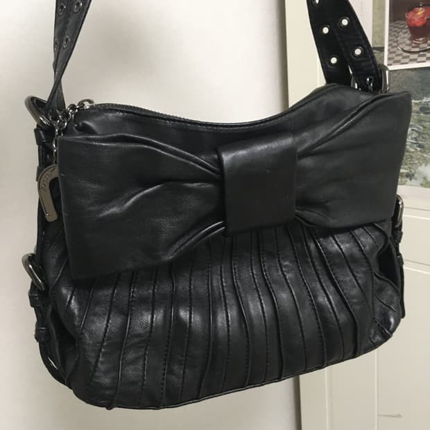 빈티지 가죽 왕리본 숄더백 대장긱시크y2k 히메갸루로걀오네달천 핀터깔