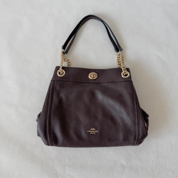 코치(COACH) 레더 숄더백