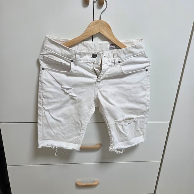 MOSQUITO BLUE JEANS 화이트 데님 반바지