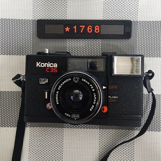 코니카 C 35 EF 필름카메라