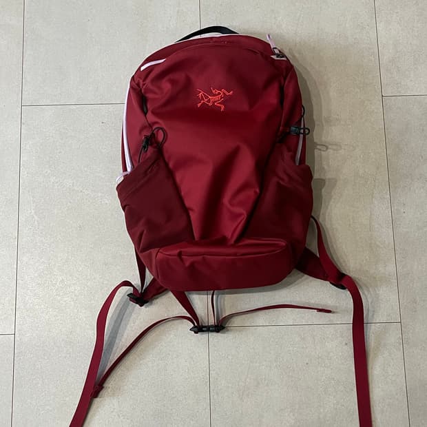 아크테릭스 맨티스 16 레드