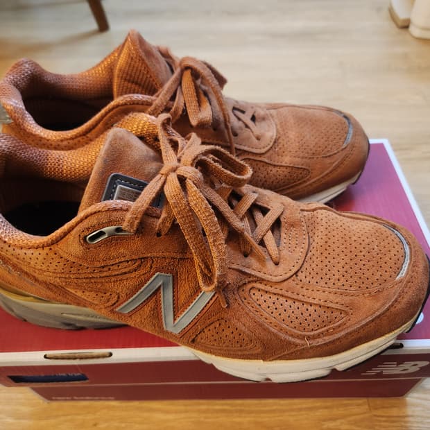 뉴발란스 990v4 주피터 오렌지 270 팝니다