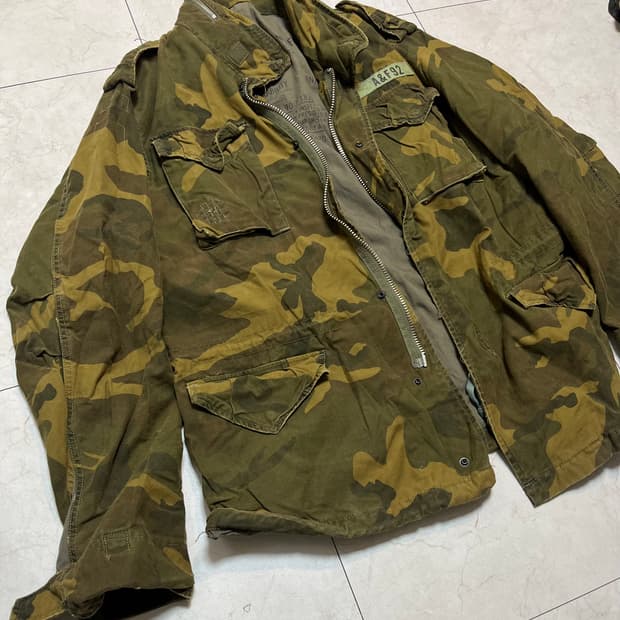 아베크롬비 앤 피치 카모 패턴 야상 L