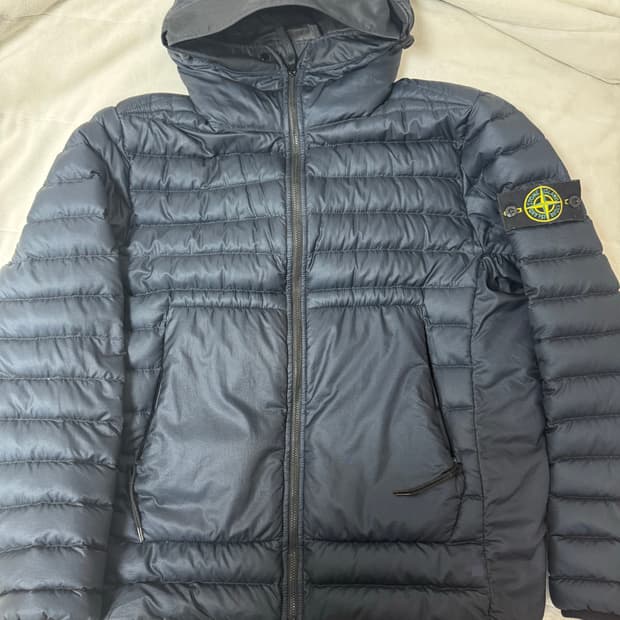 스톤아일랜드 경량패딩 바이오베이스 립스탑 나일론 후드