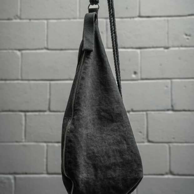 카본 다잉 바디백 OS