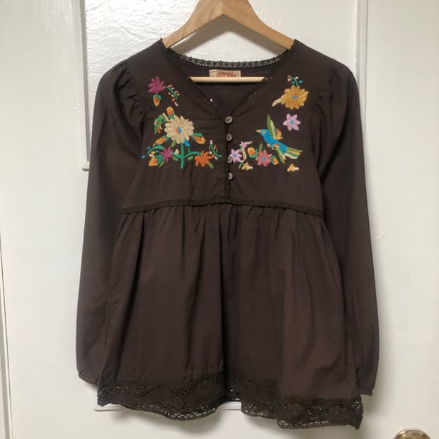 하구미 블라우스